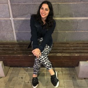 Meet your Posher, Ariella